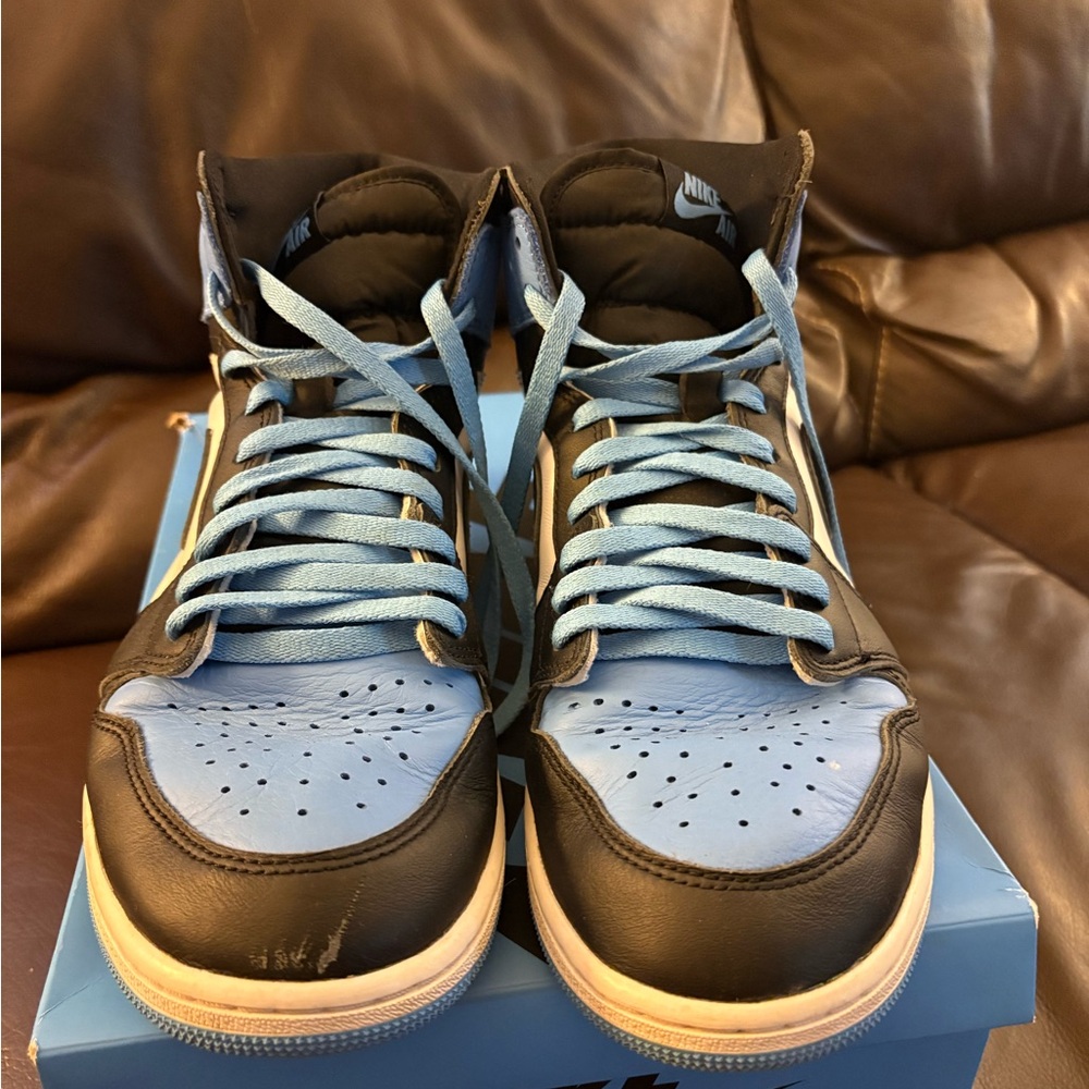 Nike Air Jordan 1 Retro High OG in Blue and Black Size 13